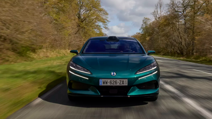Denza Z9GT: potencia, lujo y carga rápida de última generación