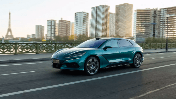 Denza Z9GT: potencia, lujo y carga rápida de última generación