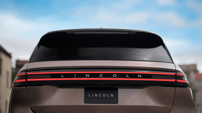 Lincoln Nautilus 2027 maximiza su exterior con detalles elegantes