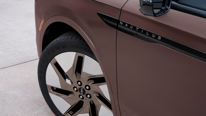 Lincoln Nautilus 2027 maximiza su exterior con detalles elegantes