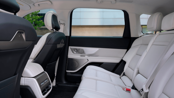 Lincoln Nautilus 2027 maximiza su exterior con detalles elegantes