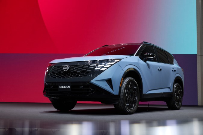 Nissan busca acelerar ventas adelantando al Rogue Hybrid 2027