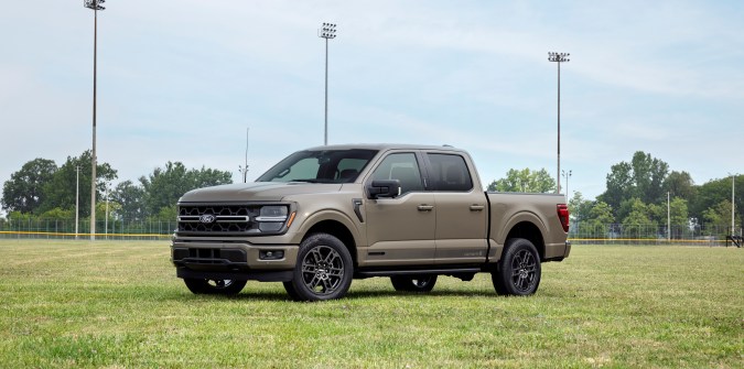 Ford F-150 2027 tendrá BlueCruise de serie