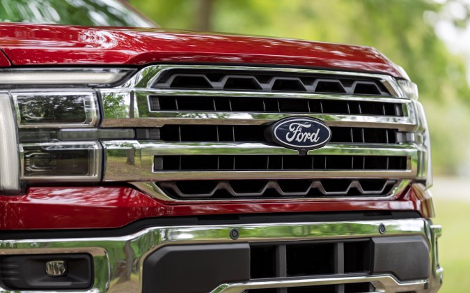 Ford F-150 2027 tendrá BlueCruise de serie
