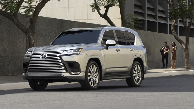 Lexus LX 2027 tiene nuevas configuraciones que mejoran su capacidad