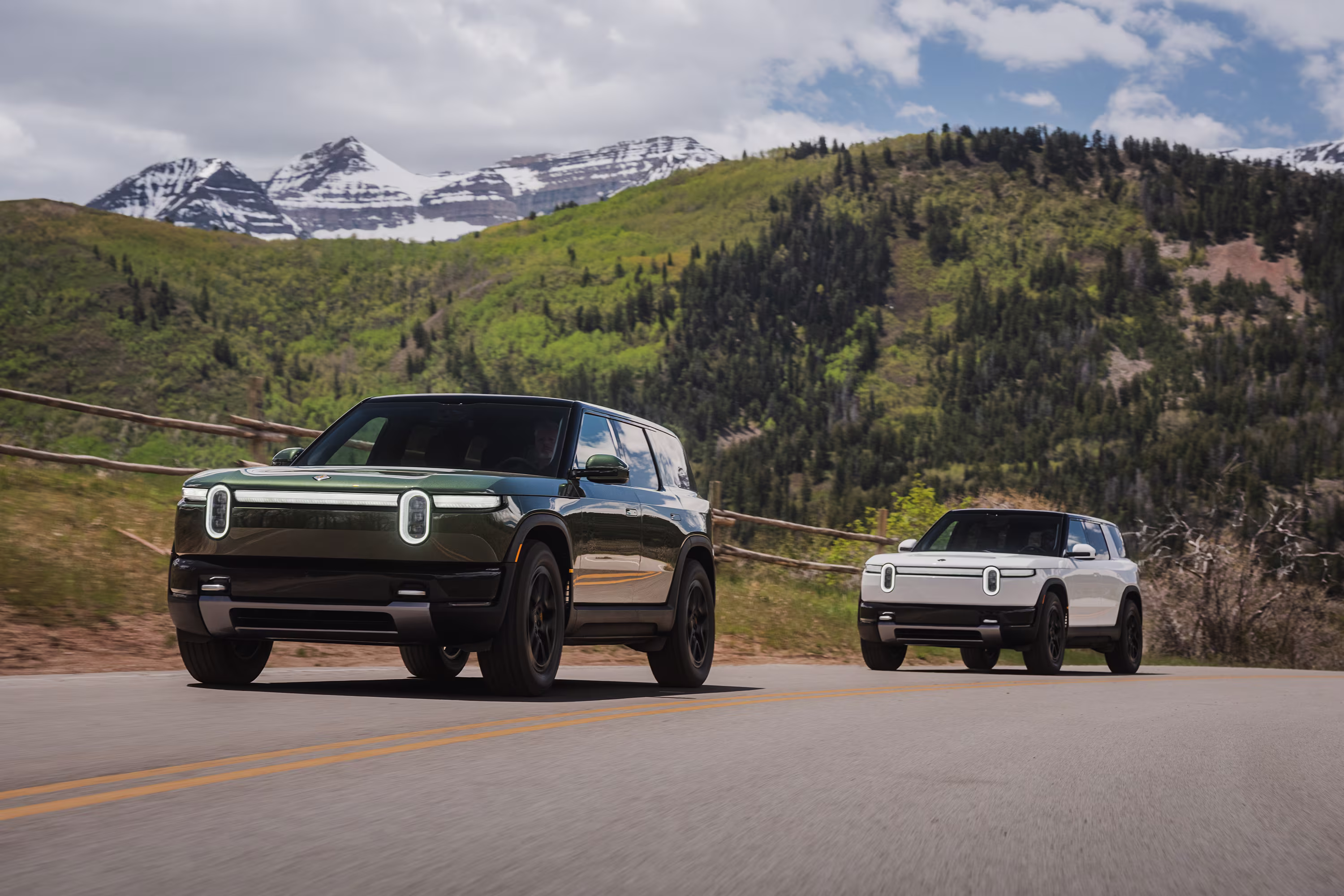 Rivian R2 2027.