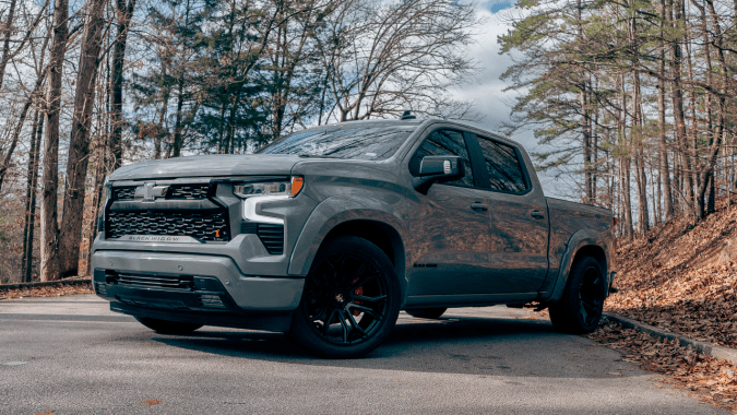 Fox Factory Silverado Black Widow SR se “come” el asfalto