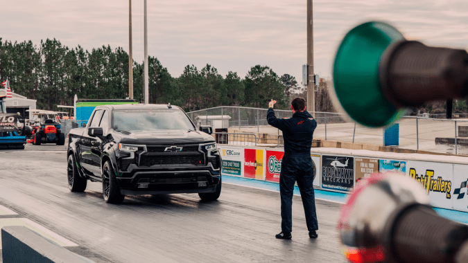 Fox Factory Silverado Black Widow SR se “come” el asfalto