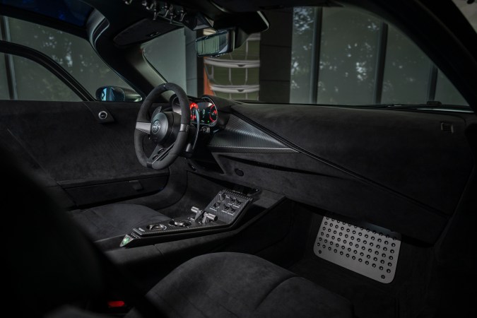 Alfa Romeo 33 Stradale “Perla Nera” destaca el nivel de personalización de la marca