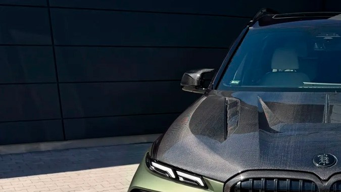 BMW X7 estrena un kit de fibra de carbono que lo resalta más