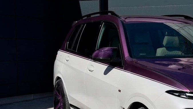 BMW X7 estrena un kit de fibra de carbono que lo resalta más