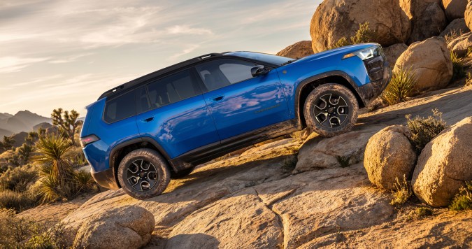 Jeep Cherokee Trailhawk 2027: el SUV híbrido capaz de todo