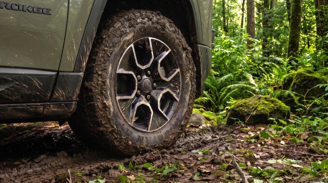 Jeep Cherokee Trailhawk 2027: el SUV híbrido capaz de todo