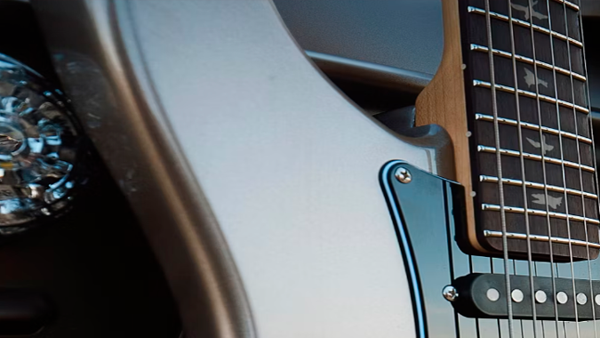 PRS y John Mayer presentan ocho guitarras inspiradas en Land Rover