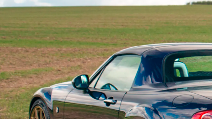 Rocketeer convirtió al Mazda Miata en un pequeño monstruo con motor V6
