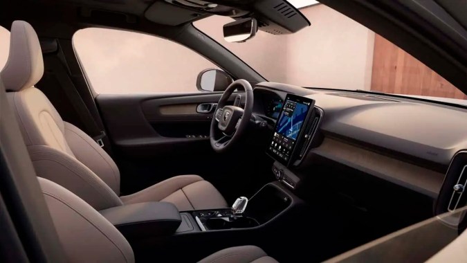 Volvo XC40 2027 cambia de cara para una nueva etapa