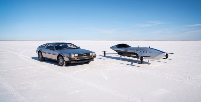 DeLorean entra en las carreras de carros voladores eléctricos
