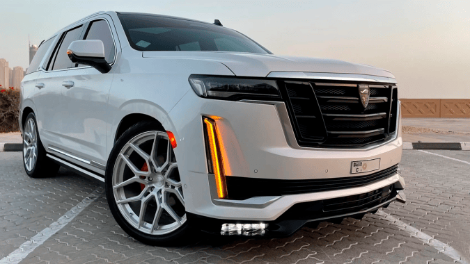 Larte Design sorprende con su kit de personalización para el Cadillac Escalade