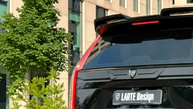Larte Design sorprende con su kit de personalización para el Cadillac Escalade