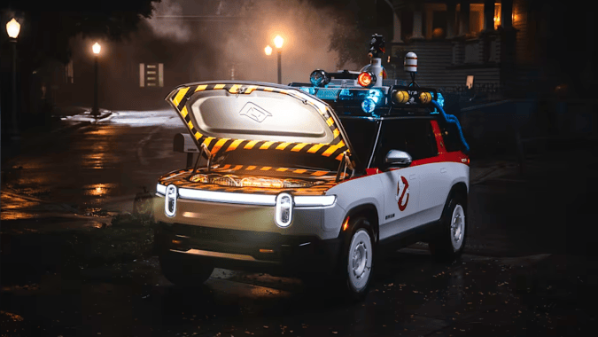 Rivian R1 recibe un modo Halloween inspirado en Ghostbusters