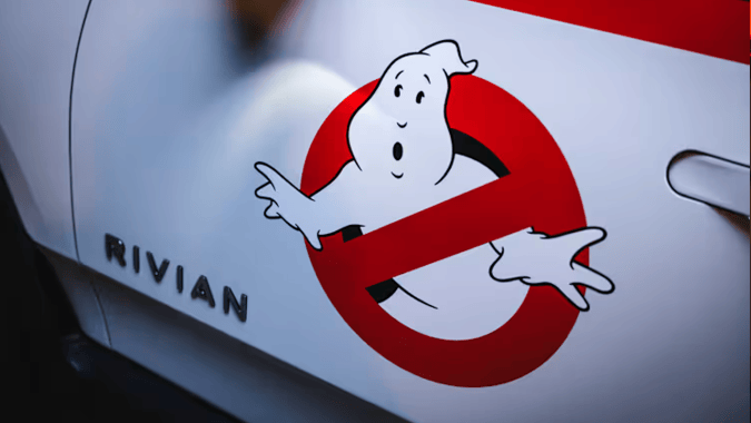 Rivian R1 recibe un modo Halloween inspirado en Ghostbusters