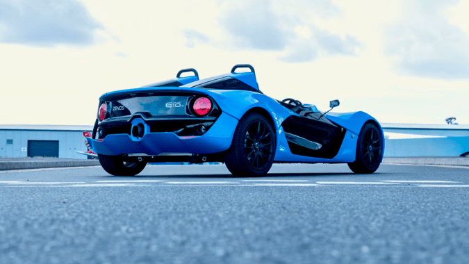 Zenos E10 2027: El roadster purista británico ultraligero y divertido