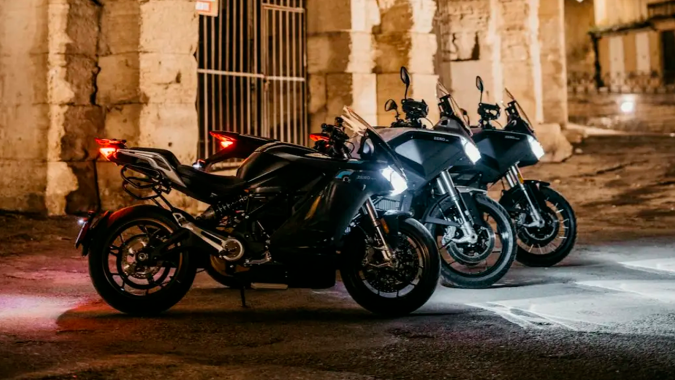 Zero Motorcycles bate el récord mundial con 271 millas recorridas con una moto eléctrica