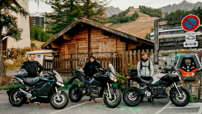 Zero Motorcycles bate el récord mundial con 271 millas recorridas con una moto eléctrica